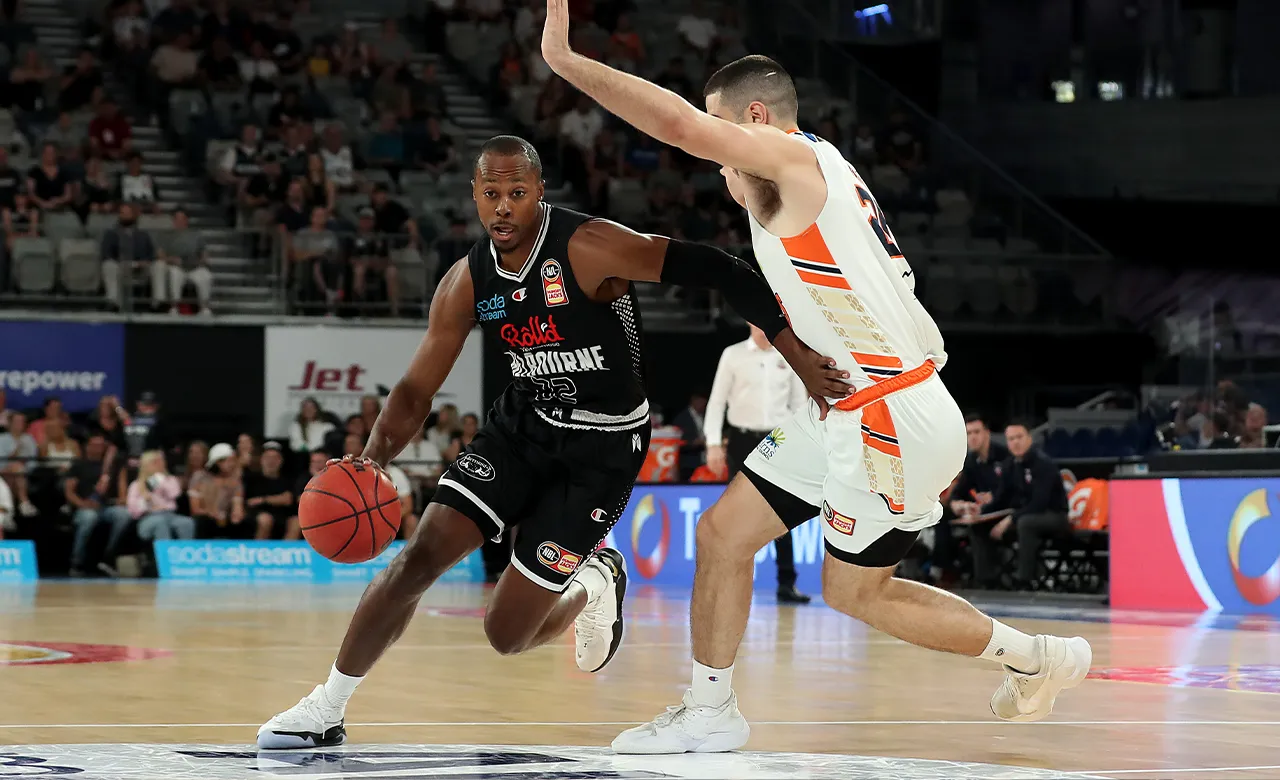 Melbourne United secure Good Friday win over Cairns
