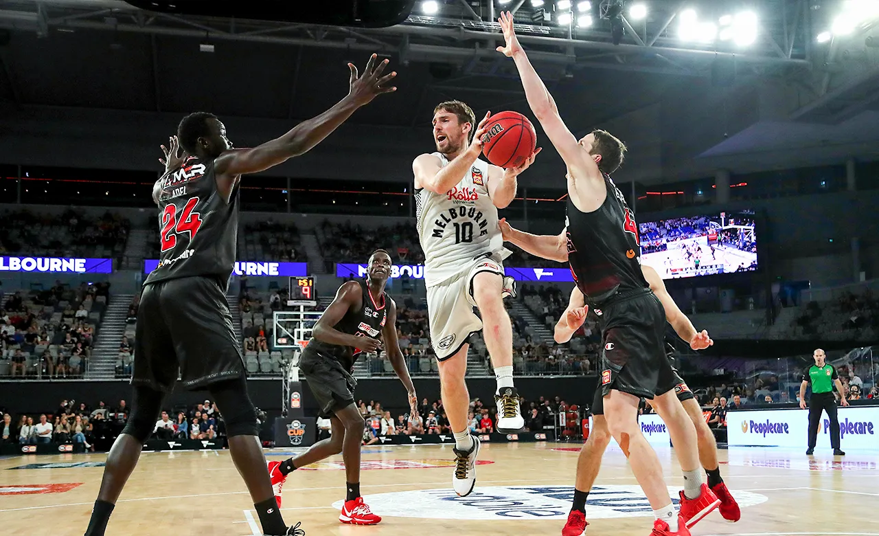 Melbourne falters late against Illawarra