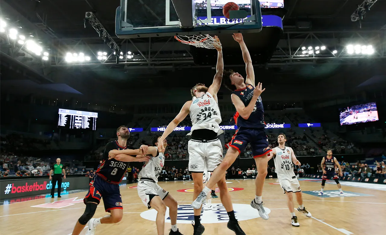 Blistering start propels Melbourne United to victory over Adelaide