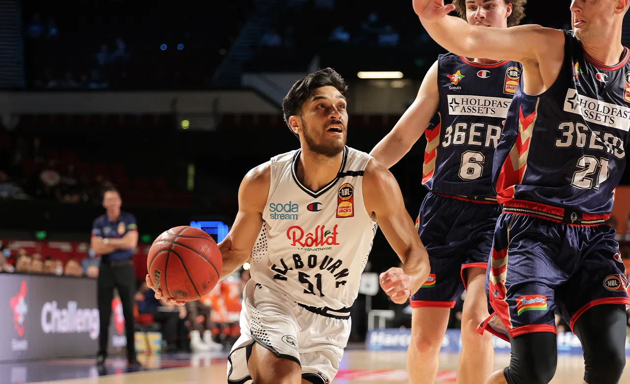 Melbourne United open season with dominant display over 36ers