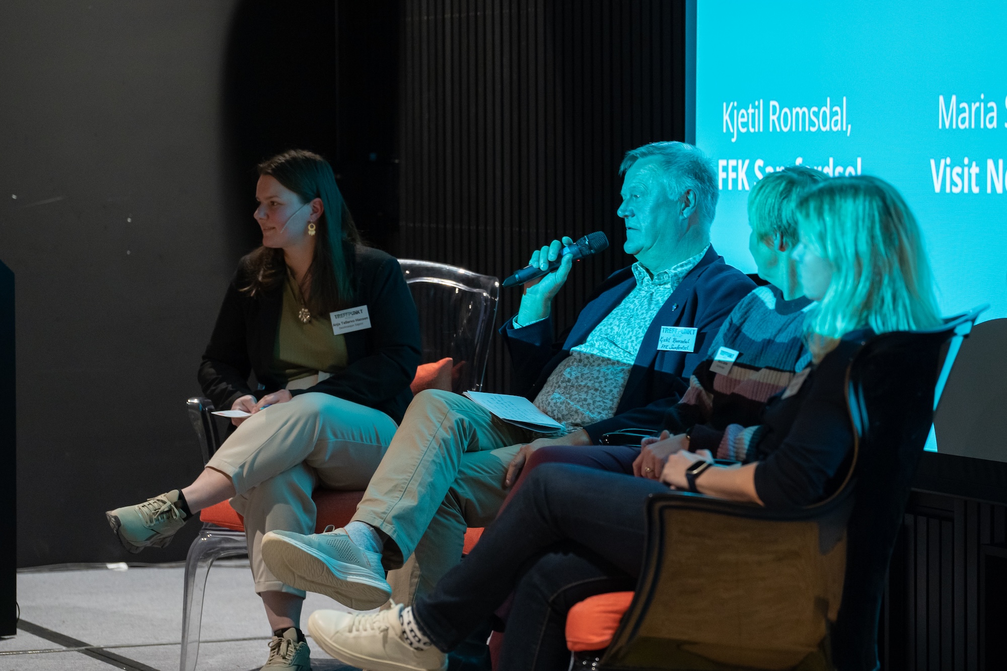 panel på scenen 25