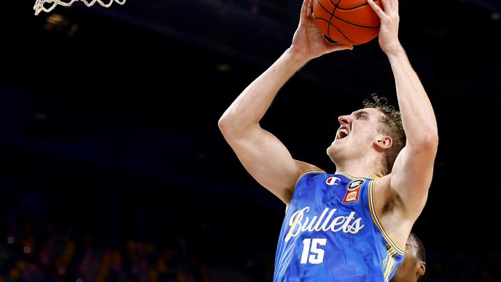 Bullets fall to 'Cats to open new year