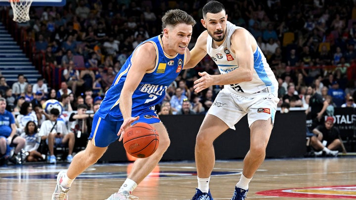 Adams leads Bullets charge with big home crowd