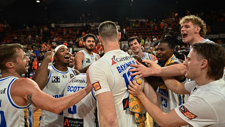 Bullets hit back in Sunshine Stoush 