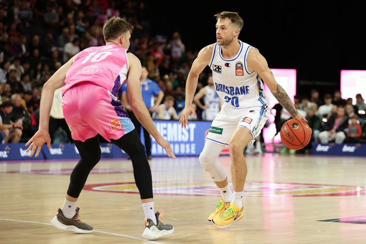 Bullets go 2-0 with road win over Breakers