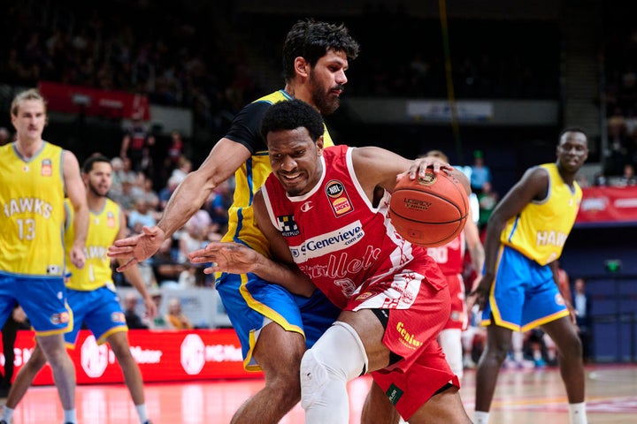 Bullets make it three in a row against the Hawks