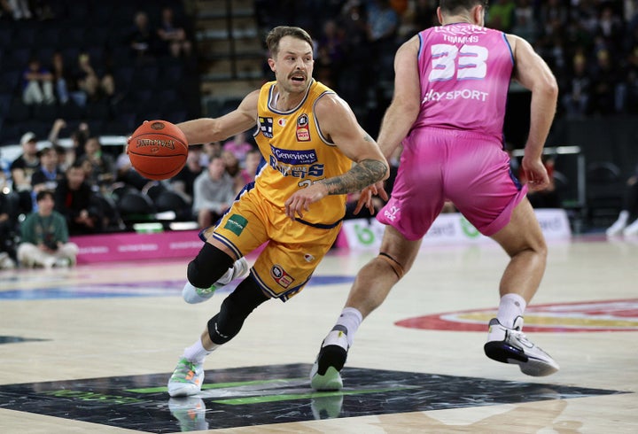 Bullets fall to sharpshooting Breakers