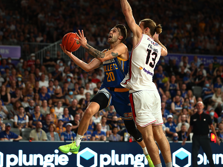 Bullets defend their home court in thriller vs Hawks