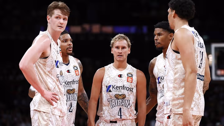Injured Taipans fall to Kings in Sydney