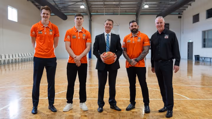 CQUniversity announces historic Taipans partnership
