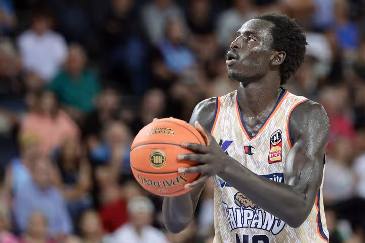 Round 15: Taipans beat Breakers for sixth straight