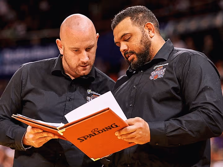 Williams and Gruggen to lead Taipans