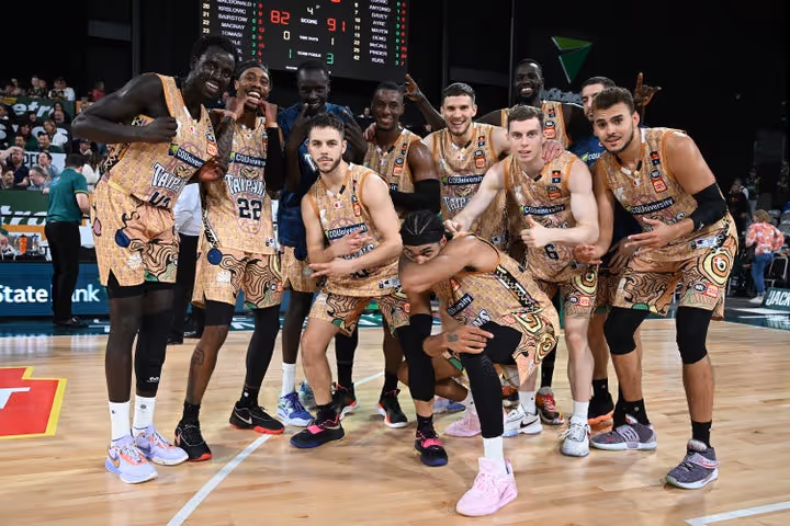 Round 11: Pinder sparks Taipans' comeback win