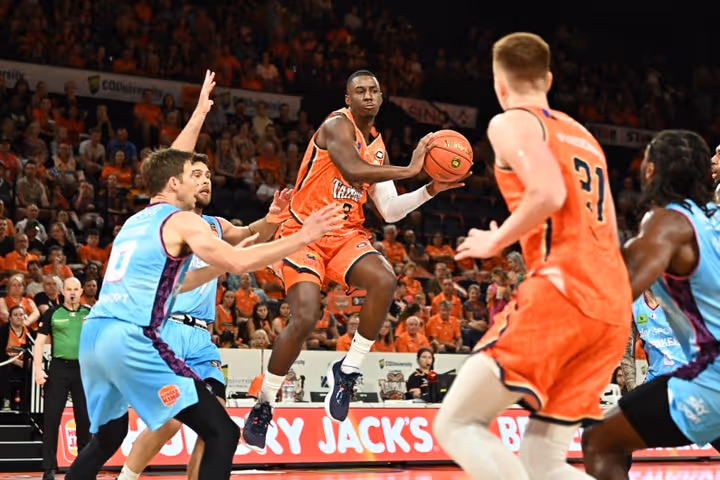 Round 8: Taipans can't quite overcome Breakers at home