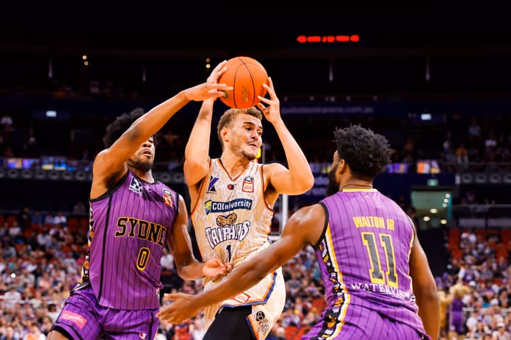 Round 5: Taipans lose at buzzer in Sydney