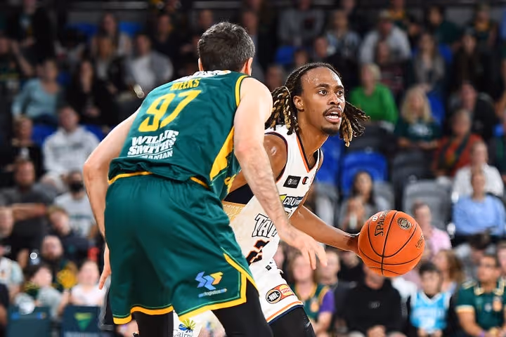 Taipans battle hard in Apple Isle but suffer cruel blow