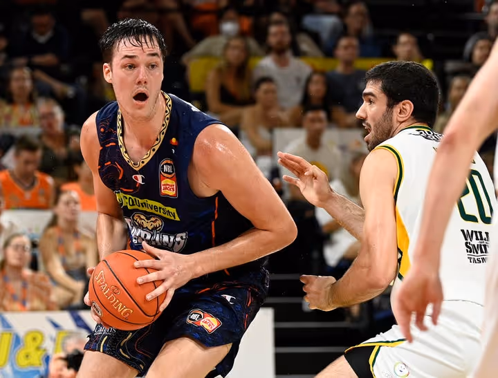 Snakes fall to JackJumpers to open home double