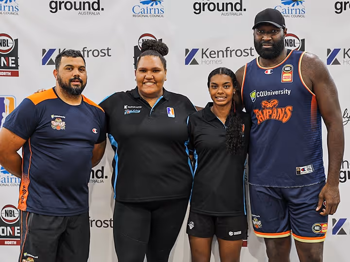 Bond and Williams return to Dolphins