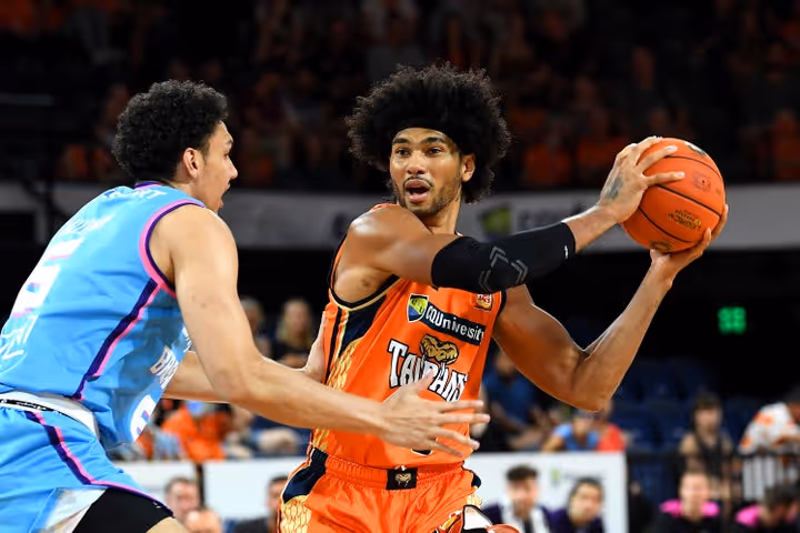 Huge Taipans comeback just falls short