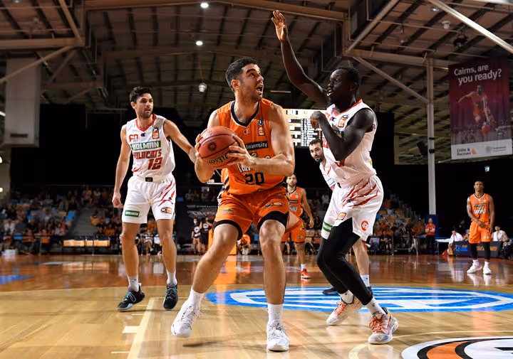Jawai, Machado spark Taipans to fighting effort