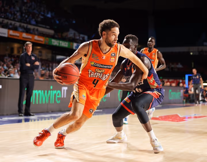 Deng makes encouraging return for Snakes in Adelaide