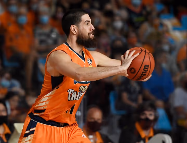Hot Djeric, Ngatai shooting not quite enough for Taipans