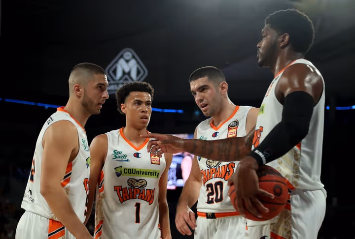 Taipans battle hard in Melbourne on Good Friday