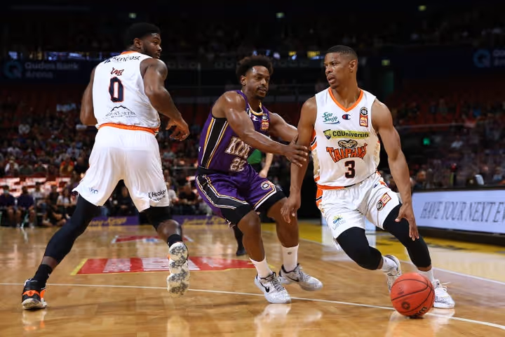 Machado sparks fightback for Taipans against Kings