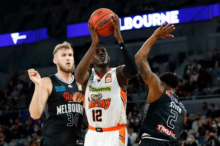 Brave Taipans can't quite close deal in Melbourne