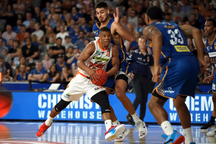 Kenny, Machado heroics can't quite get Snakes home