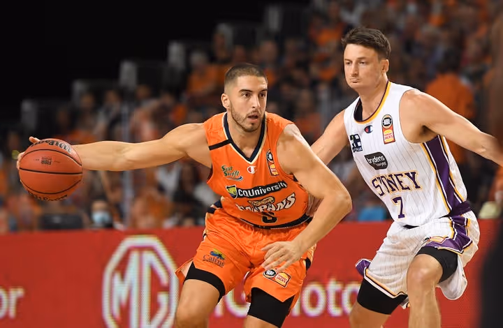 Snakes storm home to open the pop-up as winners