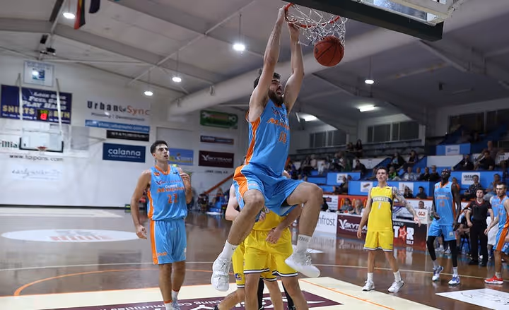 Cairns take down Townsville 2-0