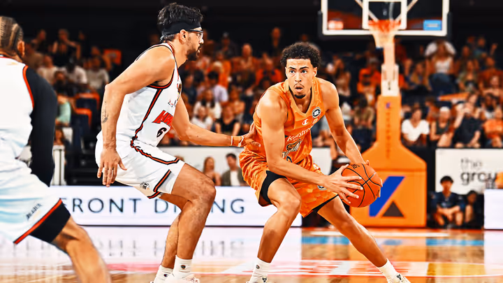 King Shines, but Taipans fall to Hawks in shootout