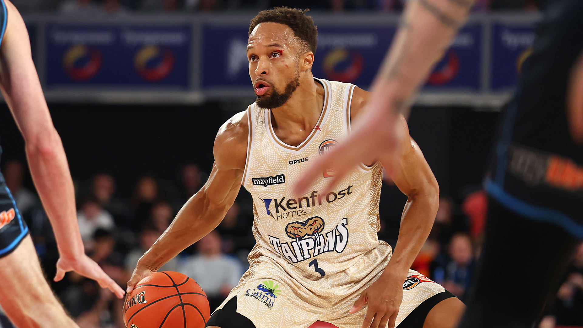 Brown blitz as Taipans fire past United