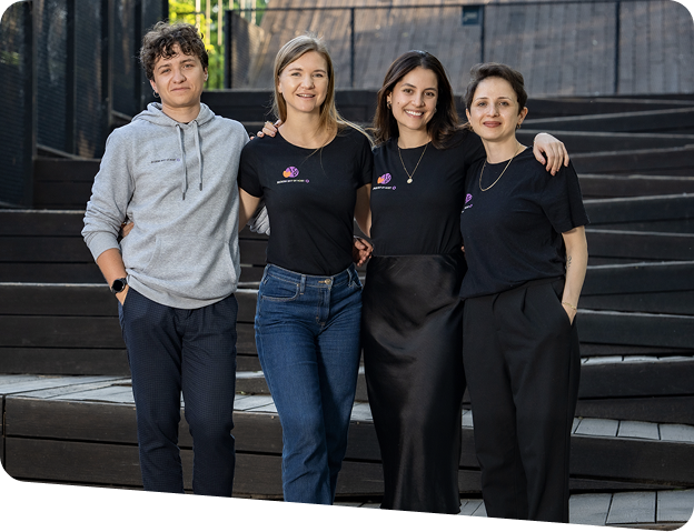 People click a photograph