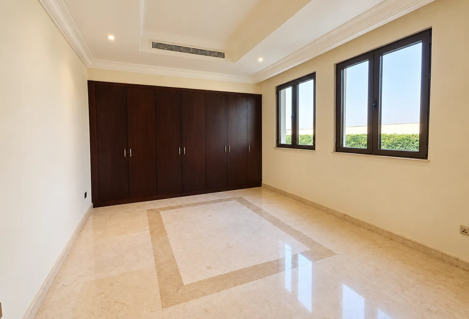Villa bedroom before renovation in Palm Jumeirah