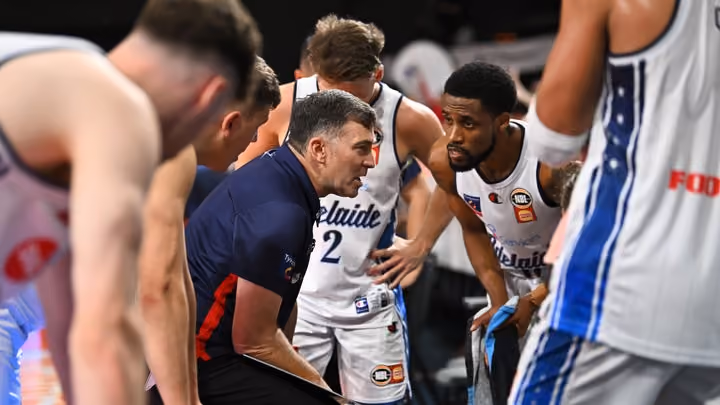 Sixers dialling in for United challenge