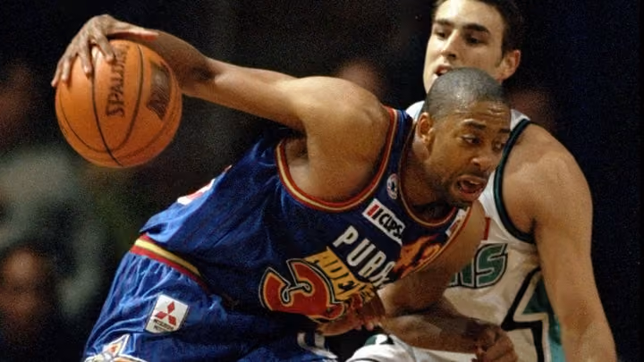 Brooks gets college Hall of Fame honour