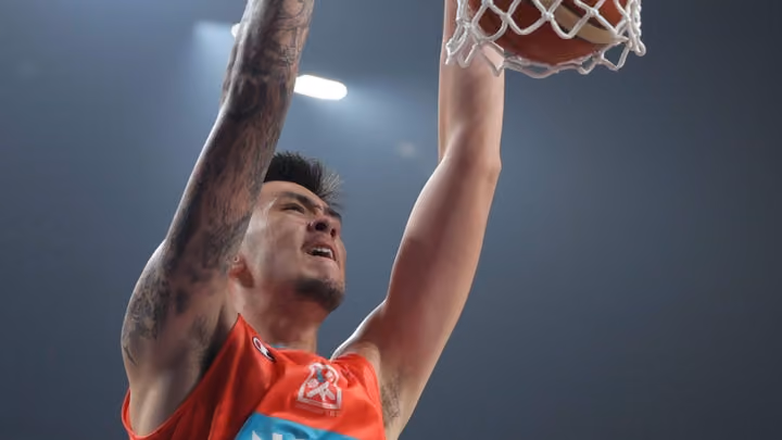 Sotto leads Hiroshima to win over Kyoto