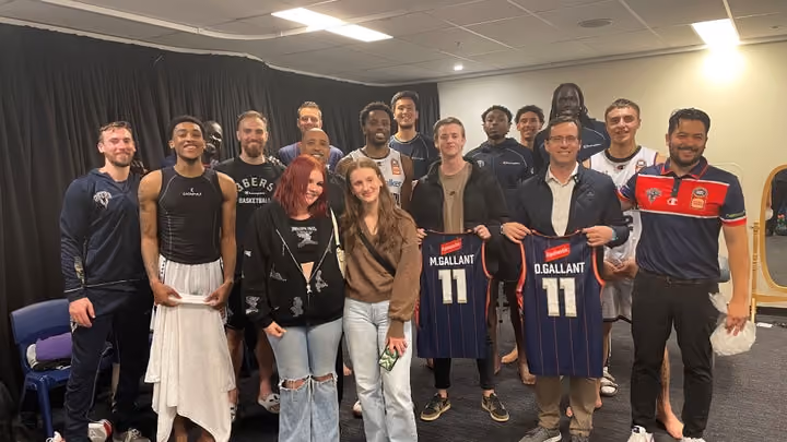 Partners help celebrate win over Kings