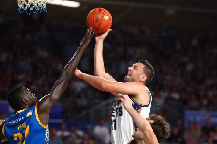 DJ shines but 36ers lose tight one to Bullets