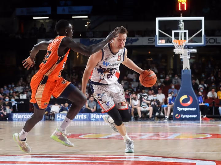 Sixers come together to overcome Taipans at home
