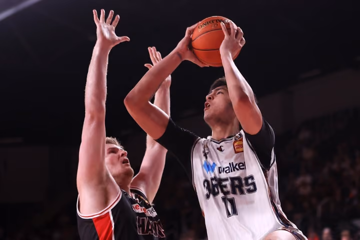 Sixers go down to Hawks in the 'Gong
