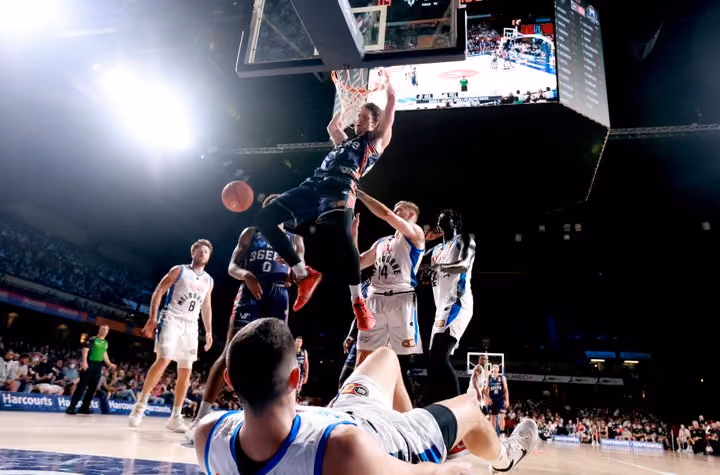 Sixers fight hard but overwhelmed by United