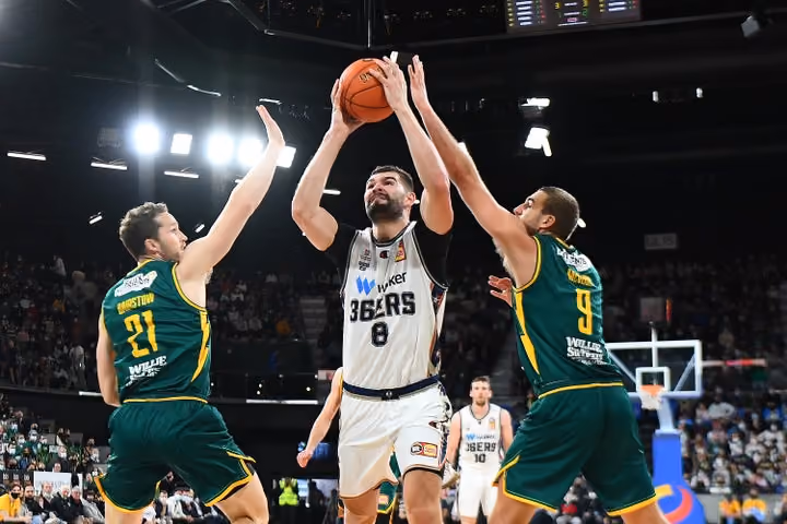 36ers open NBL22 account in Tasmania