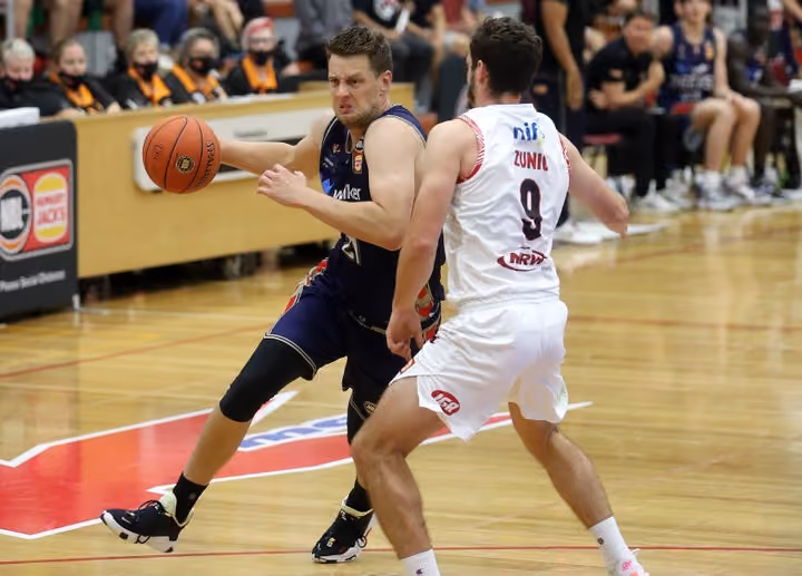 Round 1 Preview v Perth Wildcats