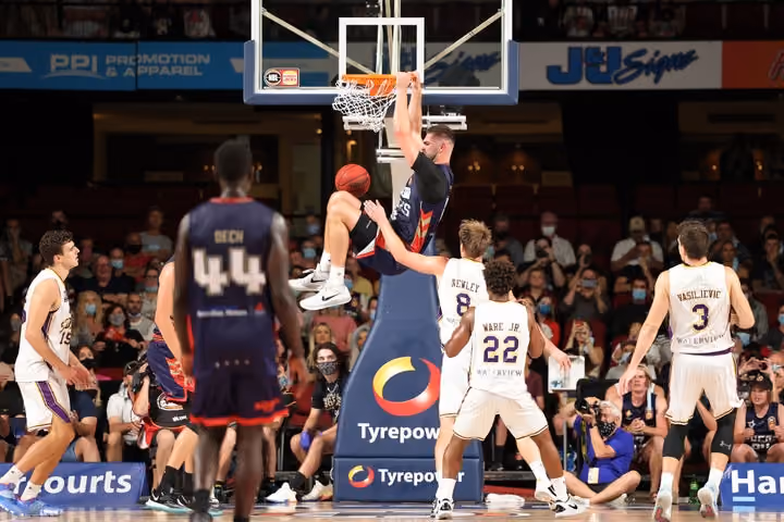 Humphries and support cast keep 36ers winning