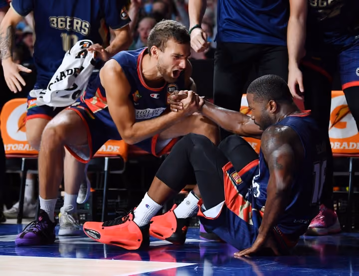 Frontcourt fires but not enough for 36ers v Phoenix