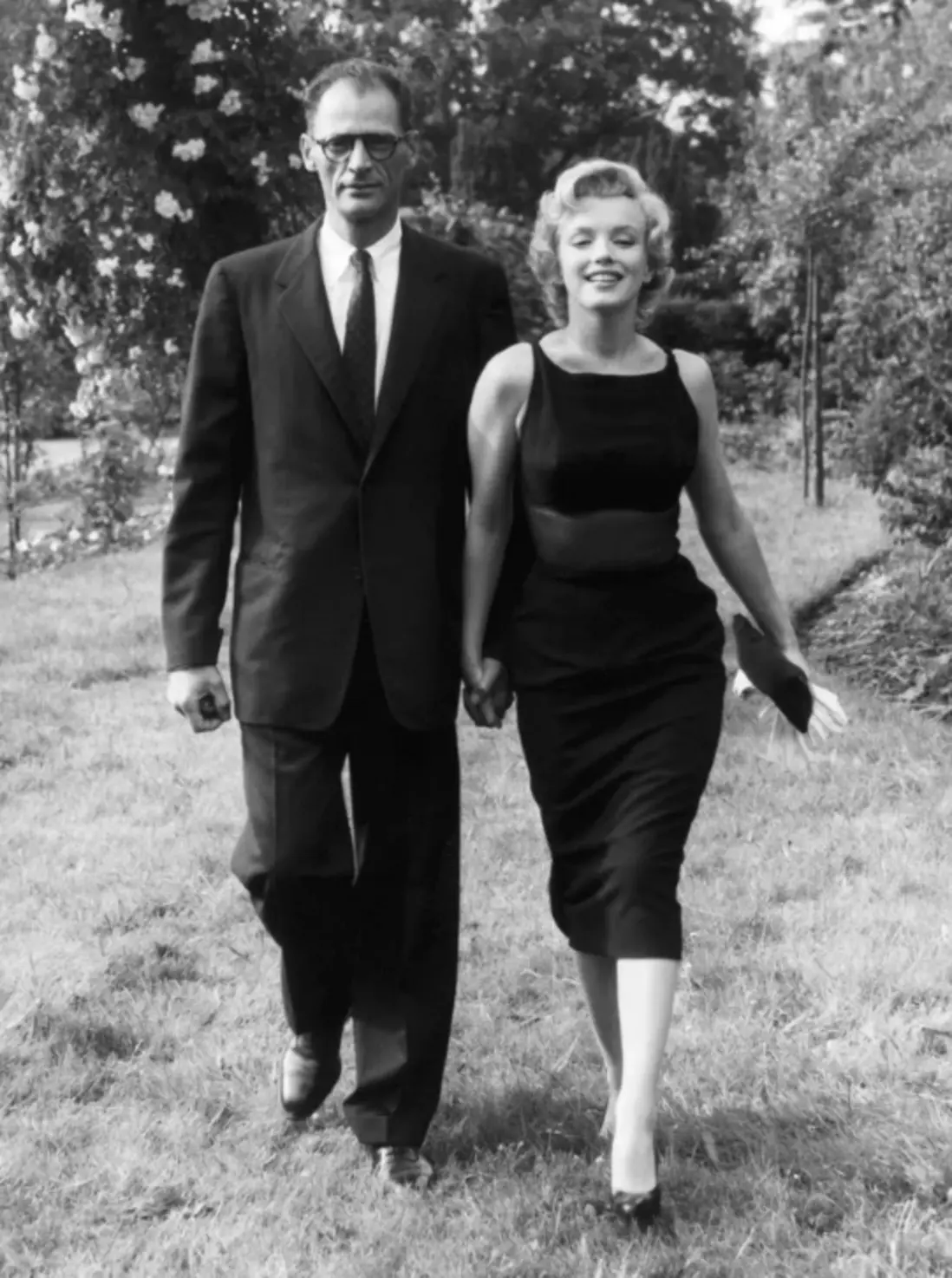 Marilyn Monroe with little black dress