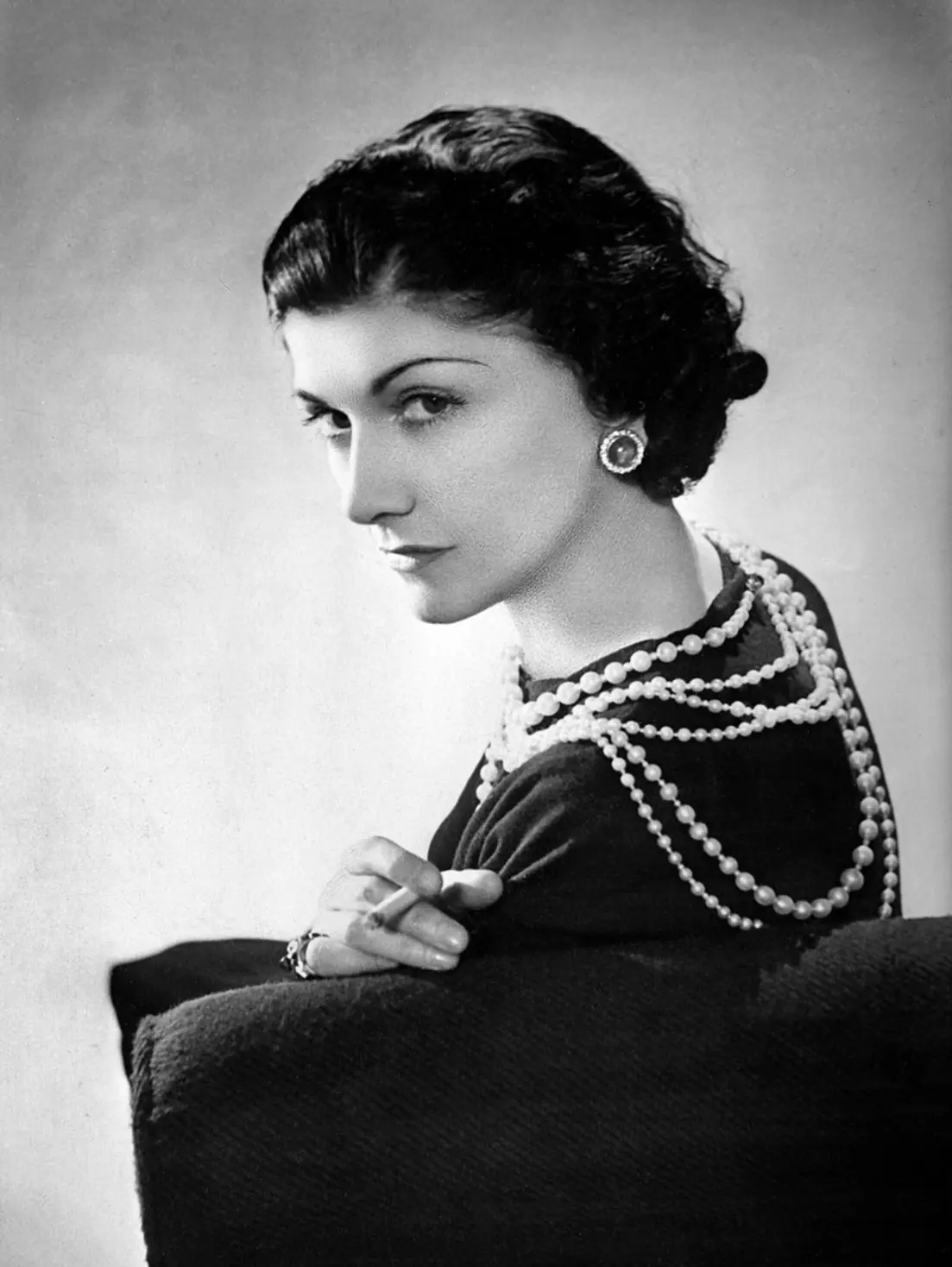 Coco Chanel: The Statue of Feminism and Elegance